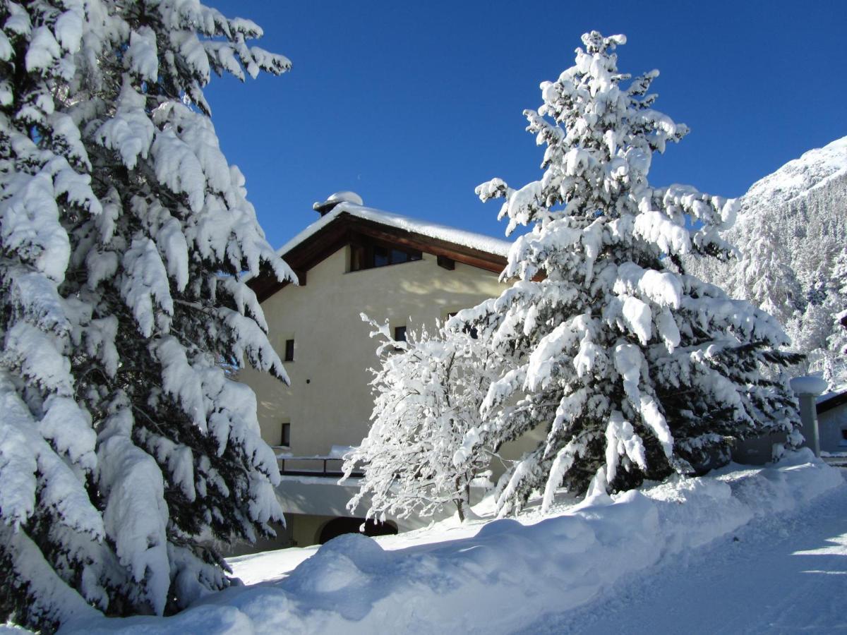 Апартаменти Residenz La Mora Ла-Пунт-Чамуешч Екстер'єр фото